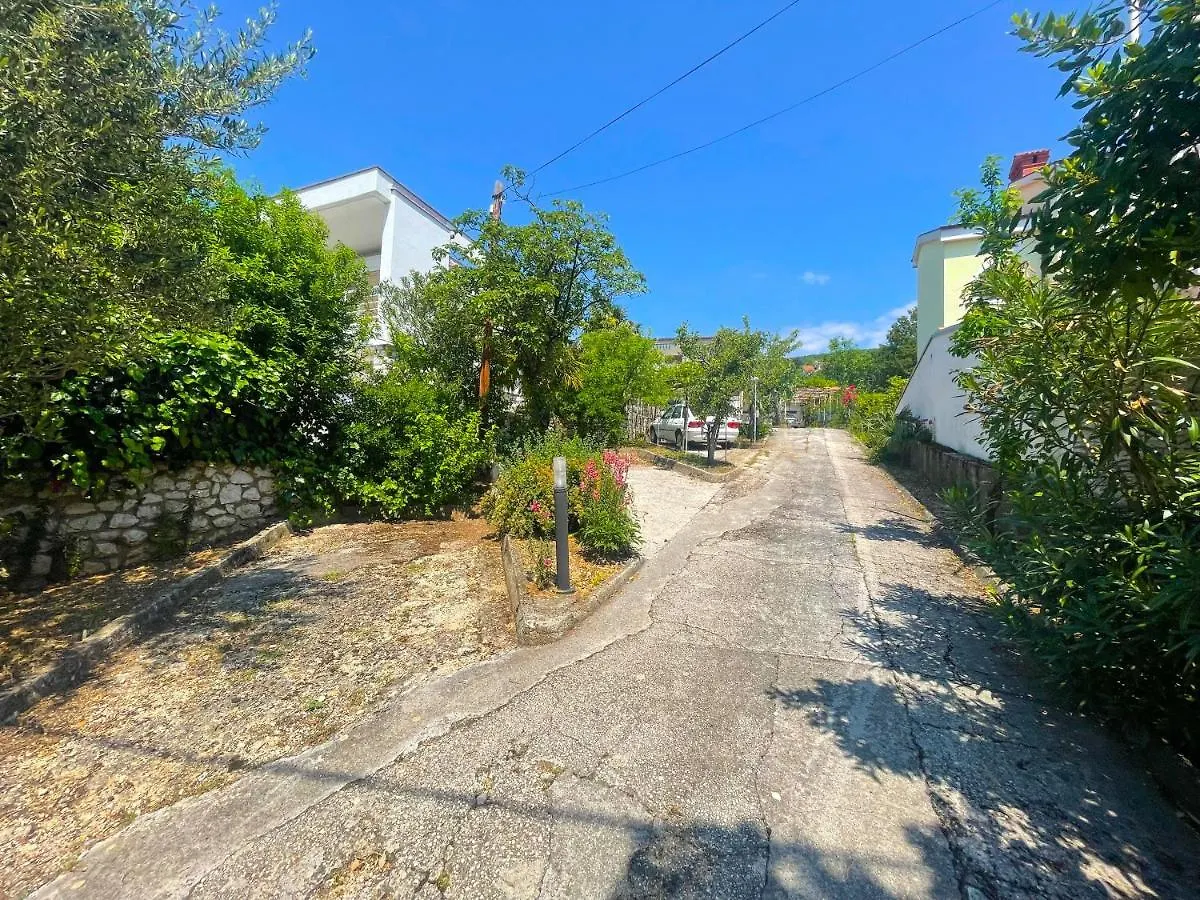 Apartments Jadranka Dramalj 0*,