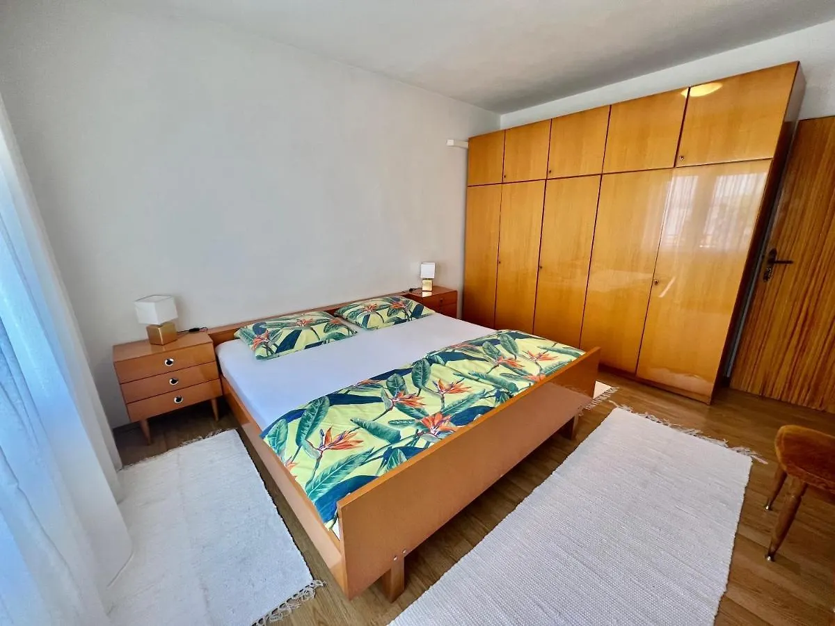 Apartments Jadranka Dramalj 0*,