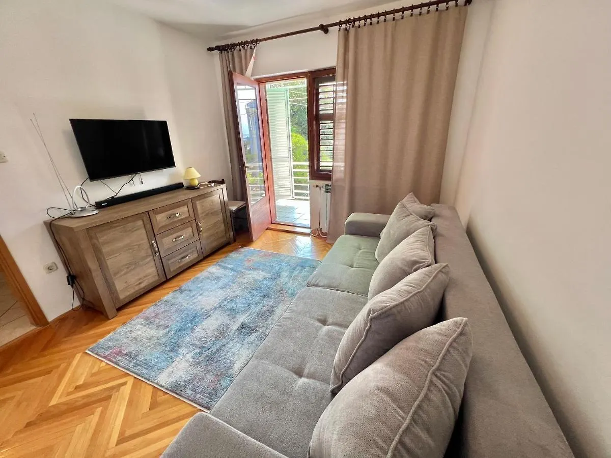 Apartments Jadranka Dramalj 0*,